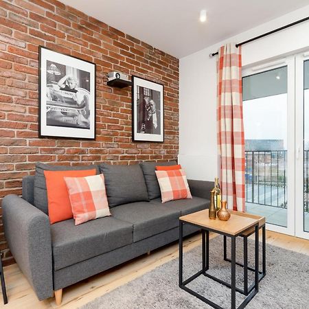 Movie Jacuzzi Apartment At The Main Station By Noclegi Renters Krakow Ngoại thất bức ảnh