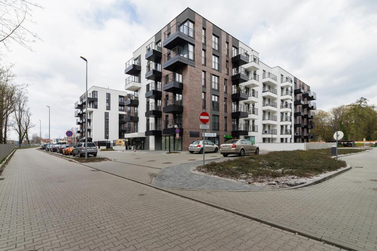 Movie Jacuzzi Apartment At The Main Station By Noclegi Renters Krakow Ngoại thất bức ảnh